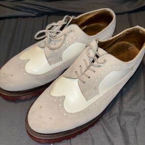 Classic unisex Brogue Shoes in Cream and White 13833
